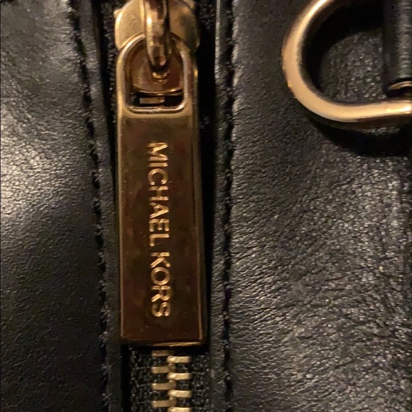 Michael kors purse - Picture 2 of 7